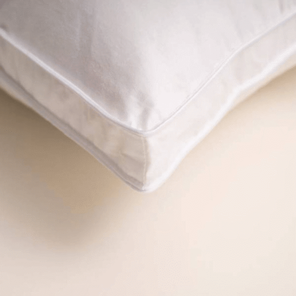 Pillows Maya Penelope Gold Firm Corner